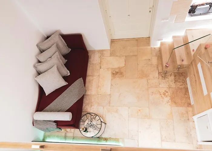 Luis בית הארחה