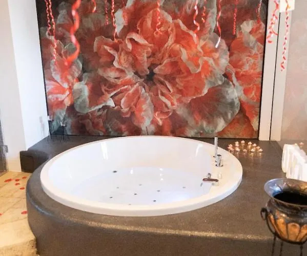 Luis בית הארחה 4*